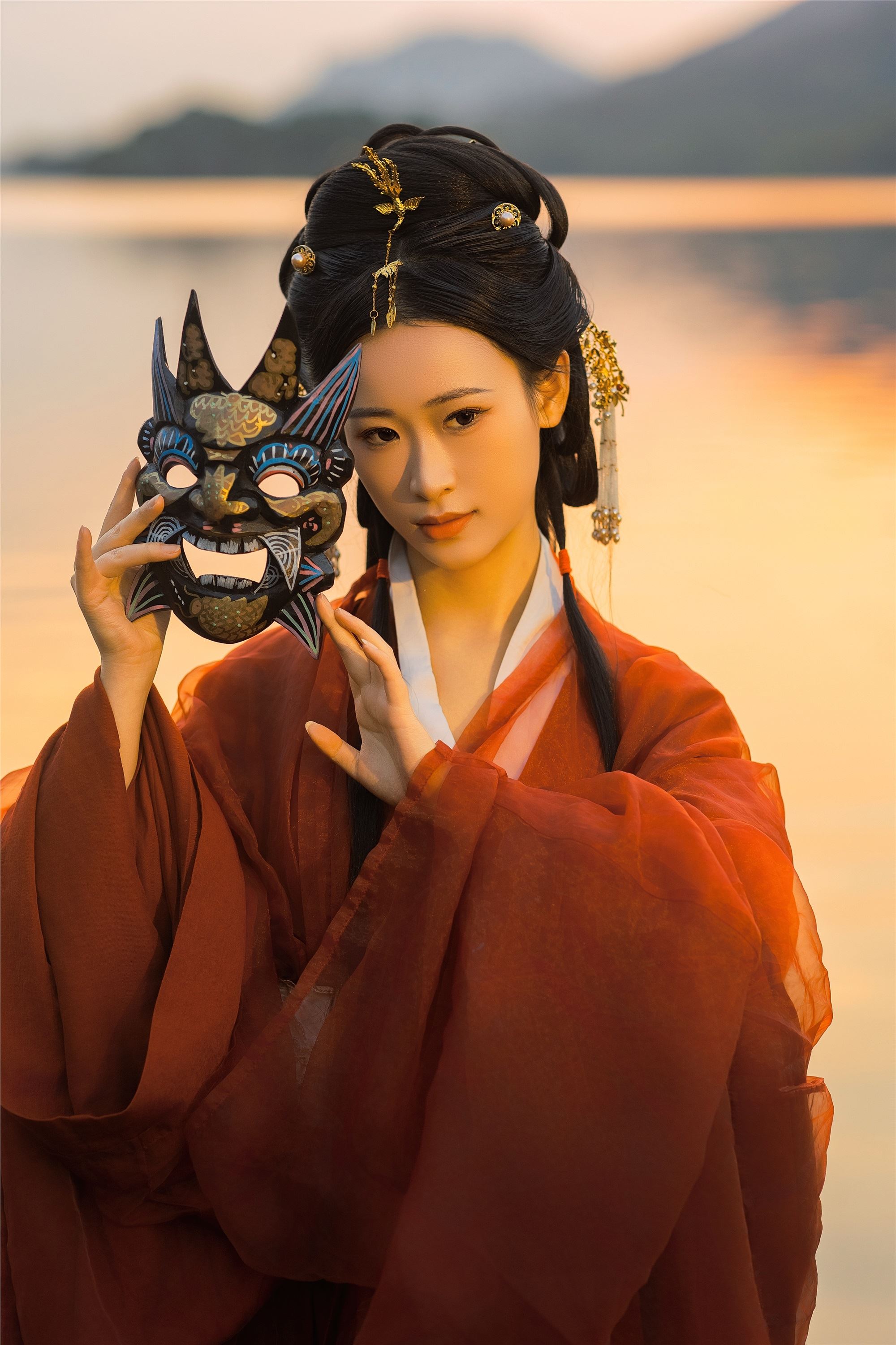 YITUYU艺图语 2025.01.27 落日熔金 江月月月